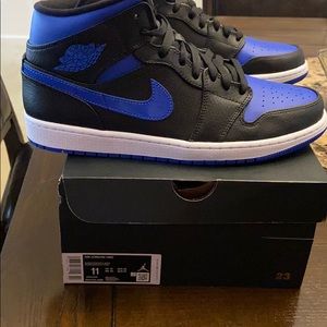 Air Jordan 1 mid/ new with box
